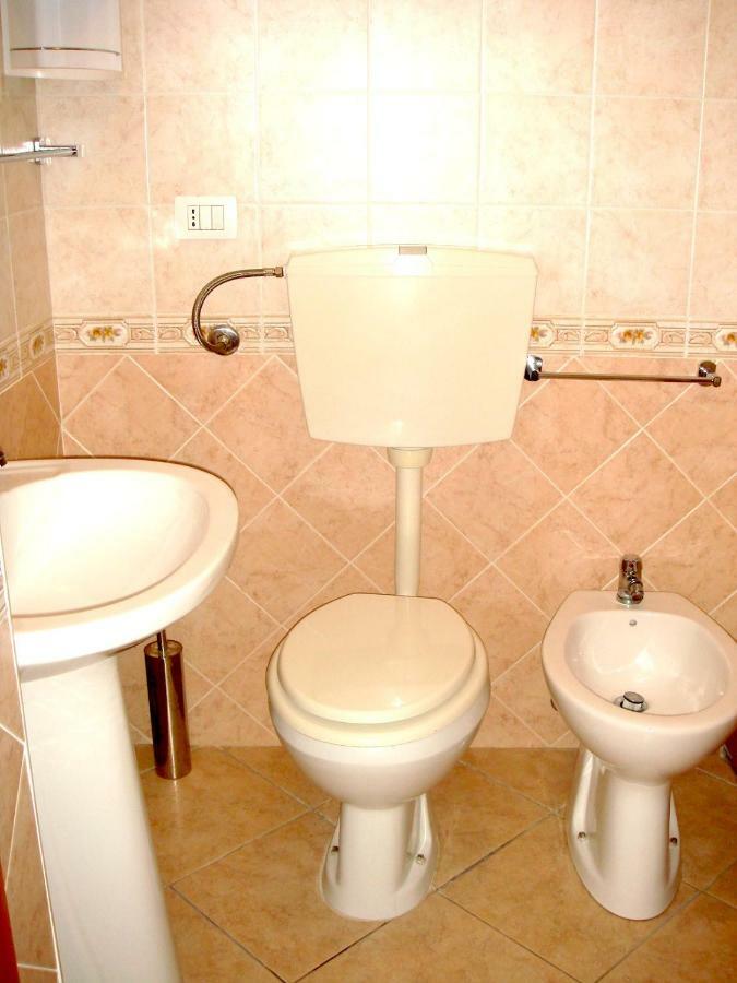 Monolocale Loredana Apartman Tergu Kültér fotó